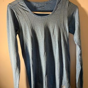Under armor long sleeve shirt